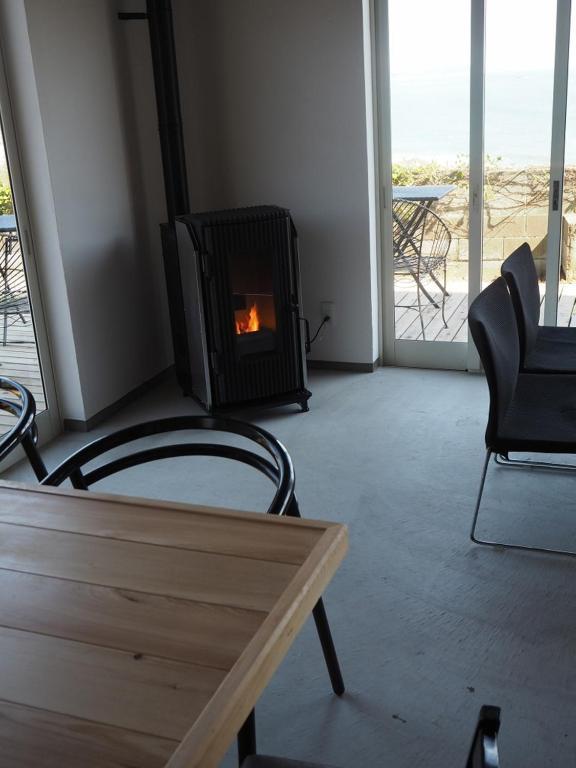 Guesthouse ＆ Beach Cafe Fuego Hyuga Exterior foto